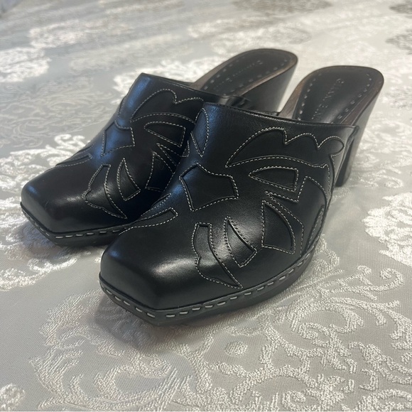 Gianni Bini “Saddle” Black Leather Western Style Mules Size 7.5-run small size 7 - Picture 8 of 11